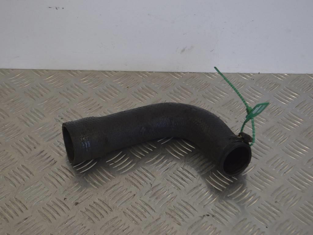 Патрубок интеркулера Renault Scenic 1 (1996-2003) 8200065740