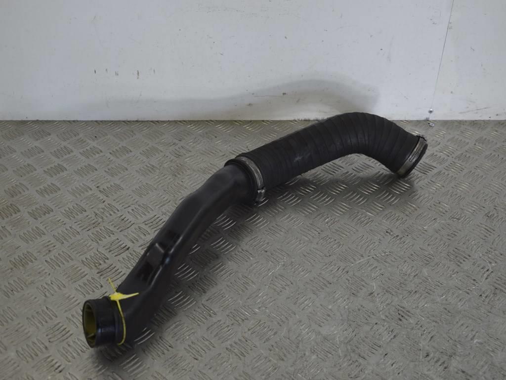 Патрубок интеркулера