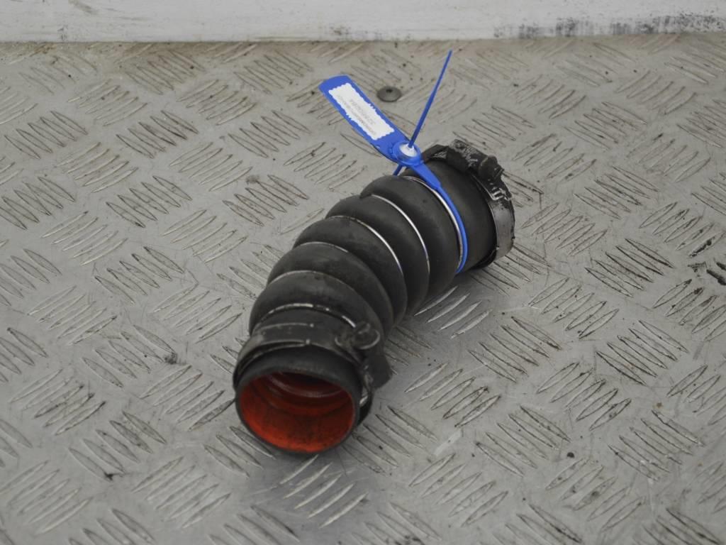 Патрубок интеркулера