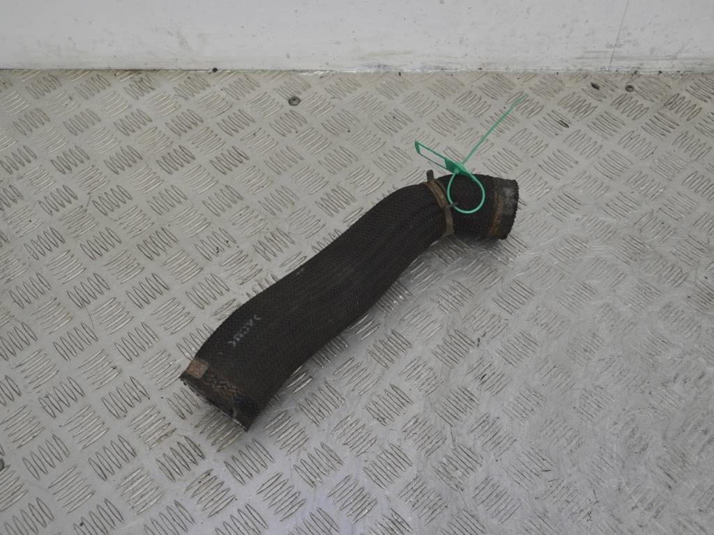 Патрубок интеркулера