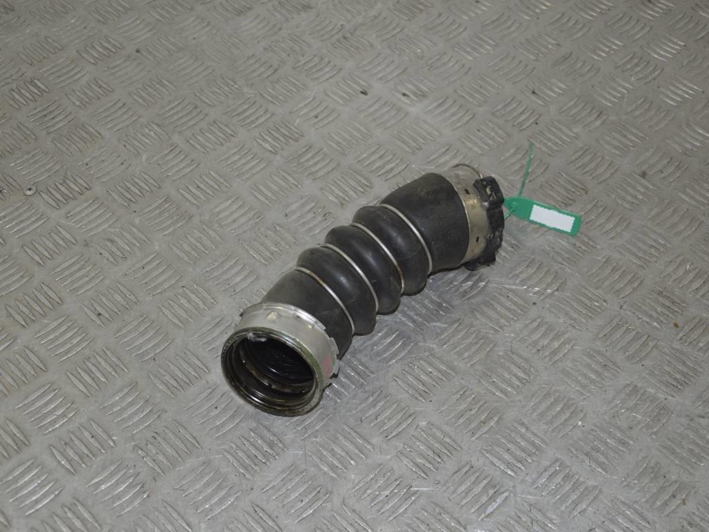 Патрубок интеркулера