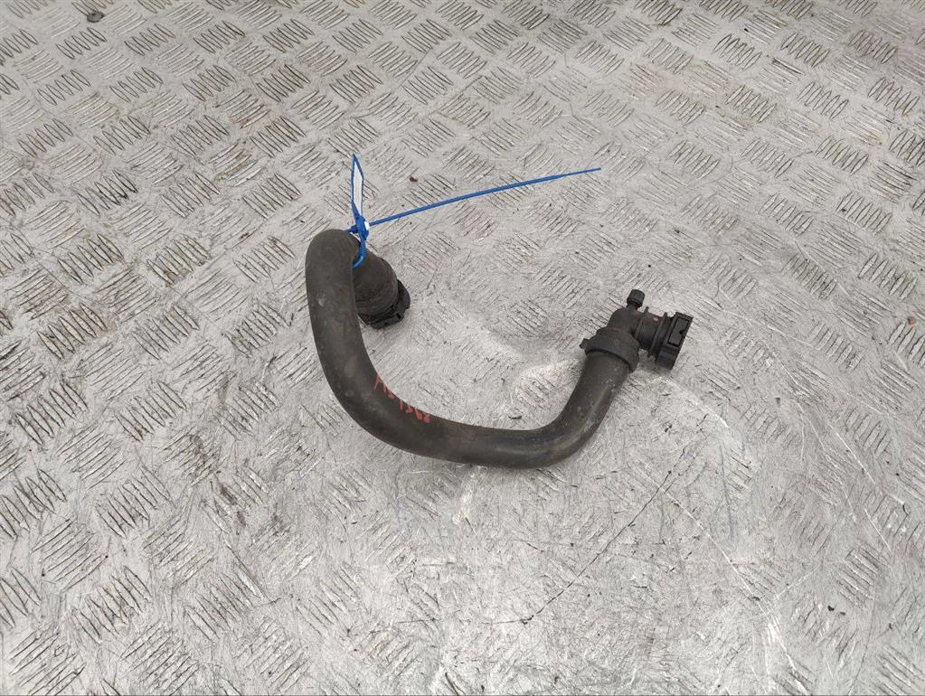 Патрубок отопителя (печки)