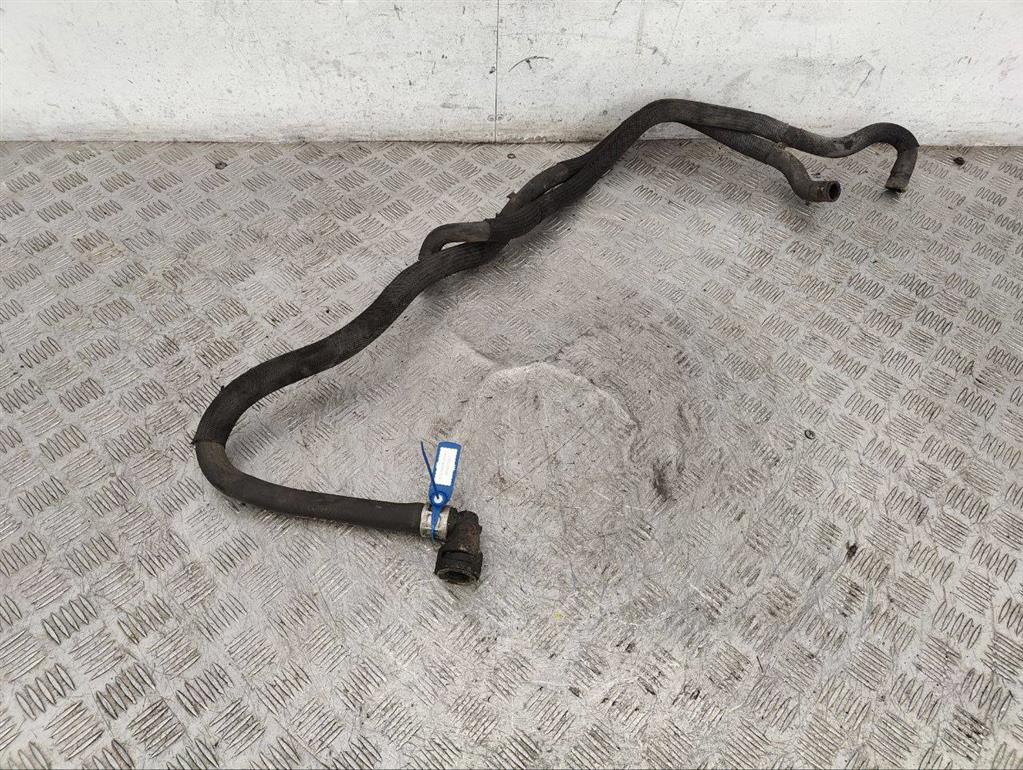 Патрубок отопителя (печки)