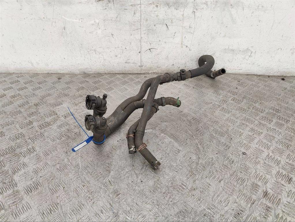 Патрубок отопителя (печки)