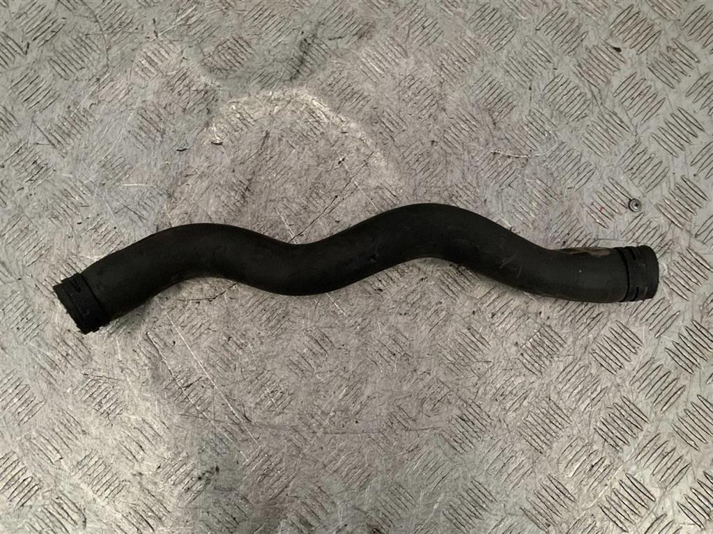 Патрубок отопителя (печки)