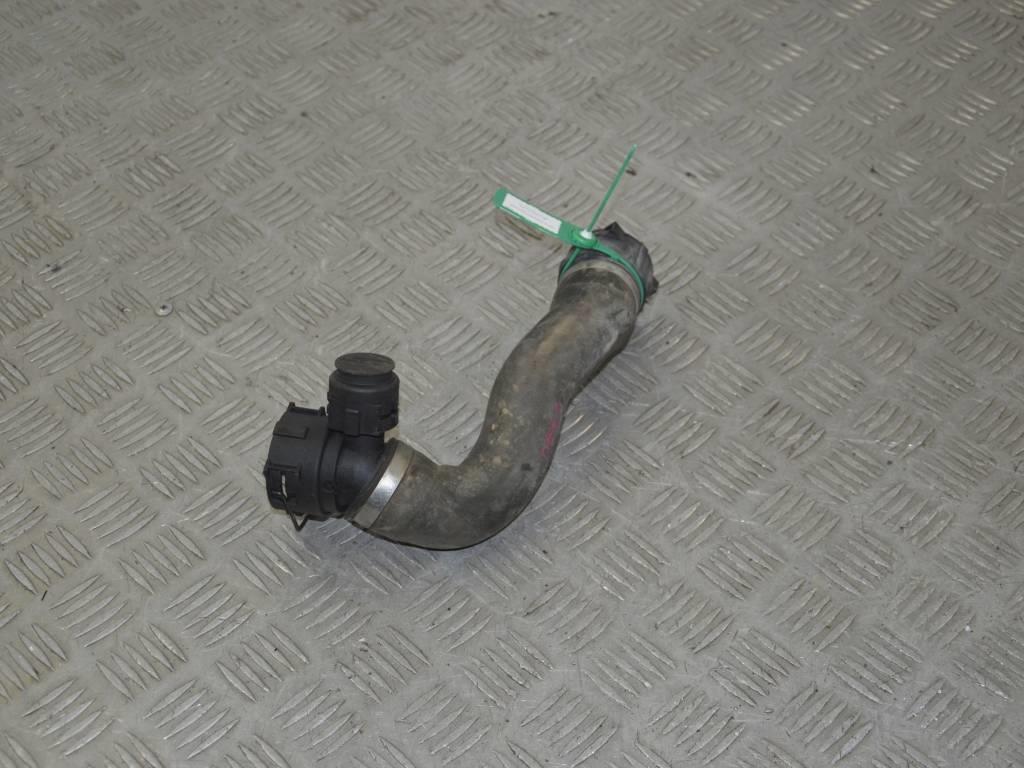 Патрубок радиатора