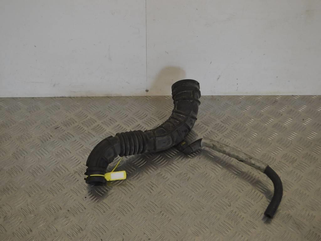 Патрубок воздушного фильтра