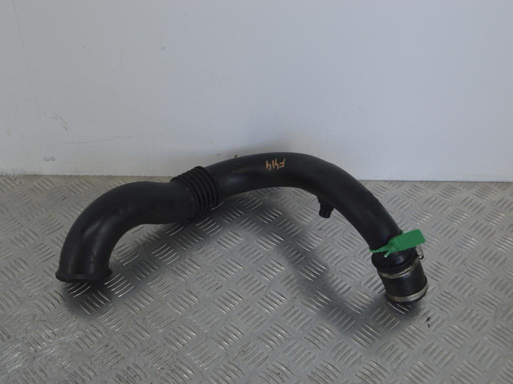 Патрубок воздушного фильтра