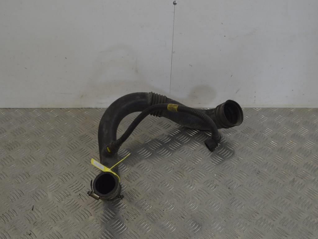 Патрубок воздушного фильтра