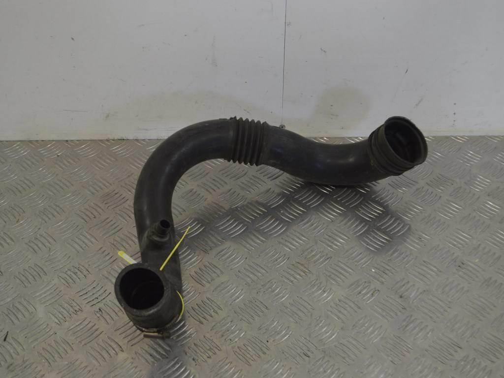 Патрубок воздушного фильтра