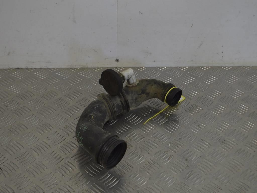 Патрубок воздушного фильтра