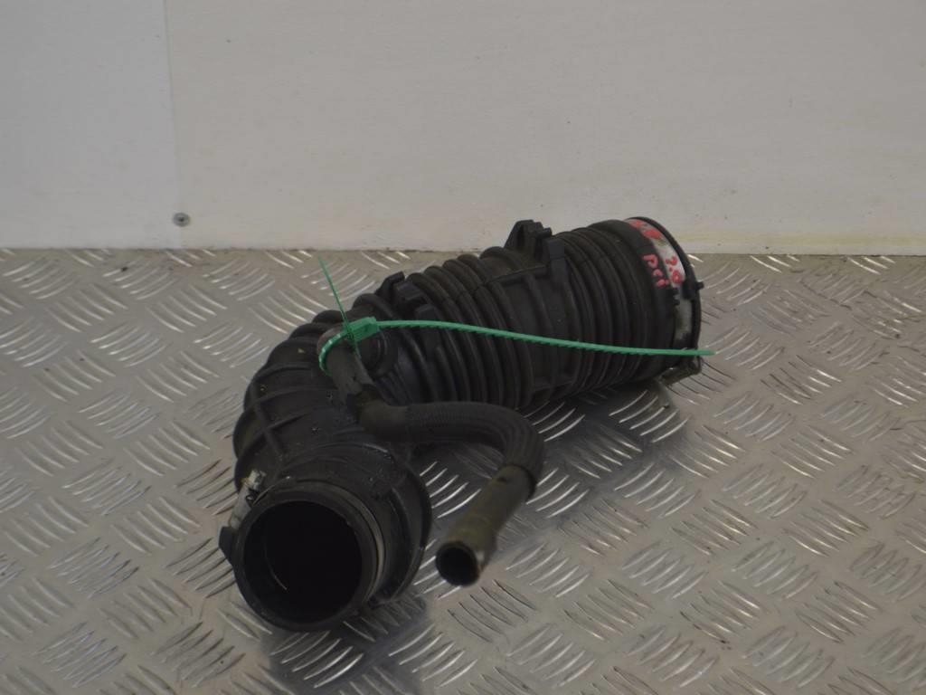 Патрубок воздушного фильтра