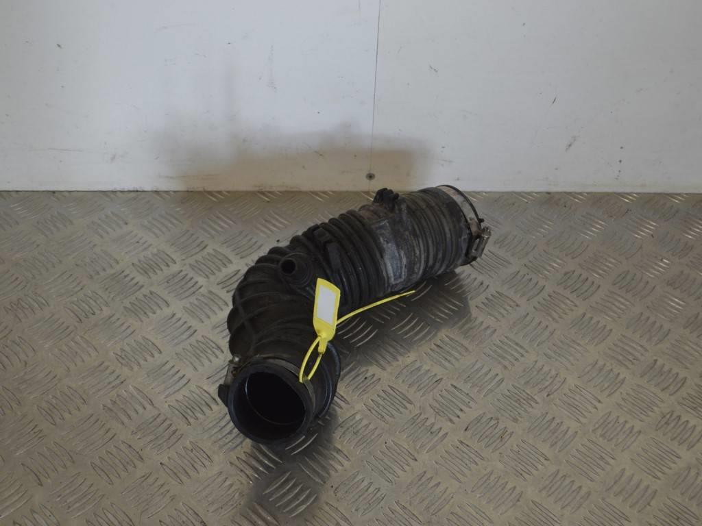 Патрубок воздушного фильтра