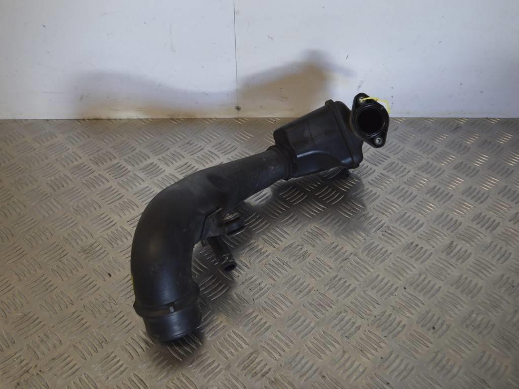 Патрубок воздушного фильтра