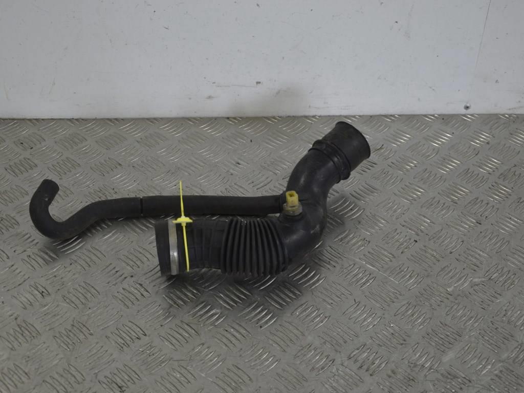 Патрубок воздушного фильтра