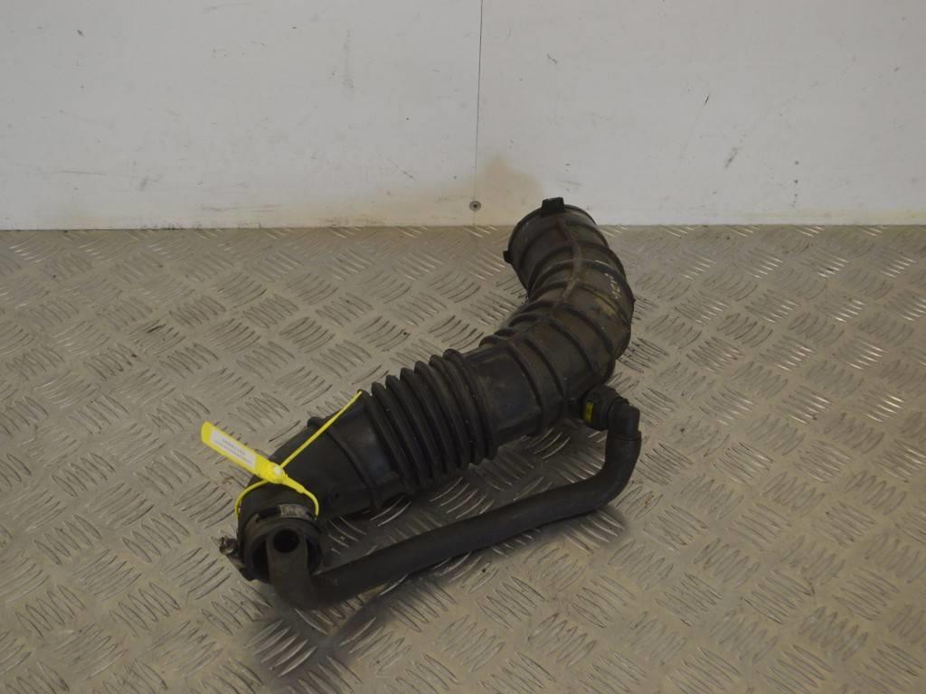 Патрубок воздушного фильтра