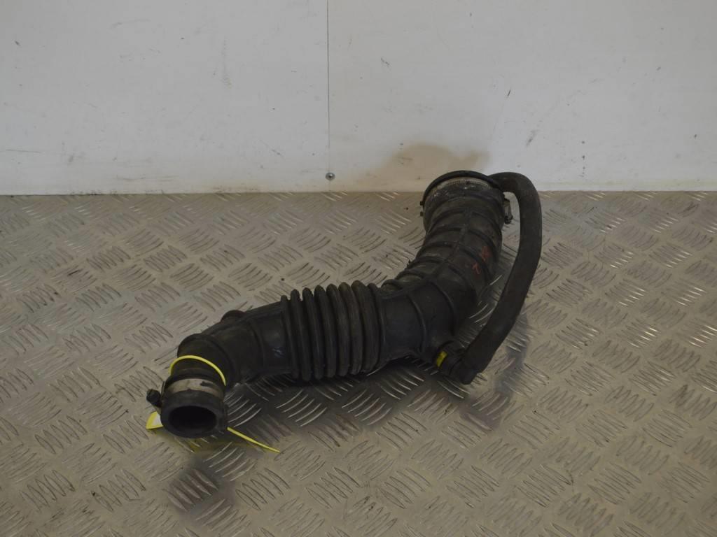 Патрубок воздушного фильтра