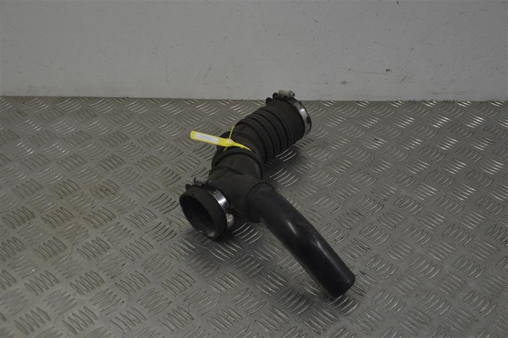 Патрубок воздушного фильтра