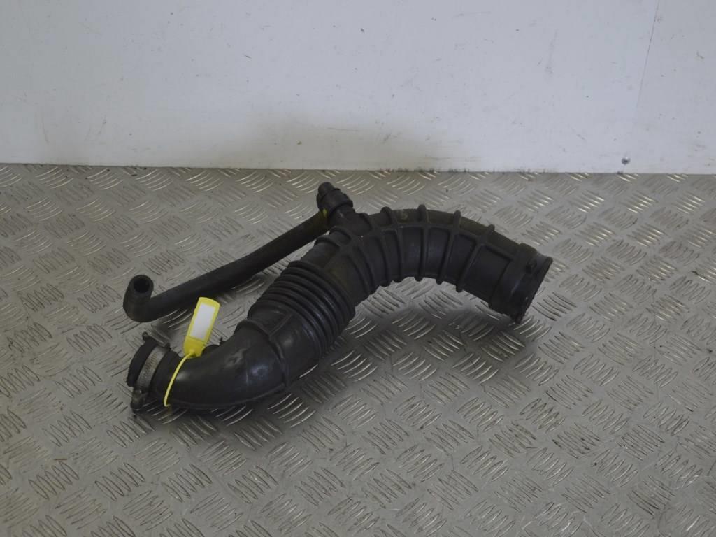 Патрубок воздушного фильтра