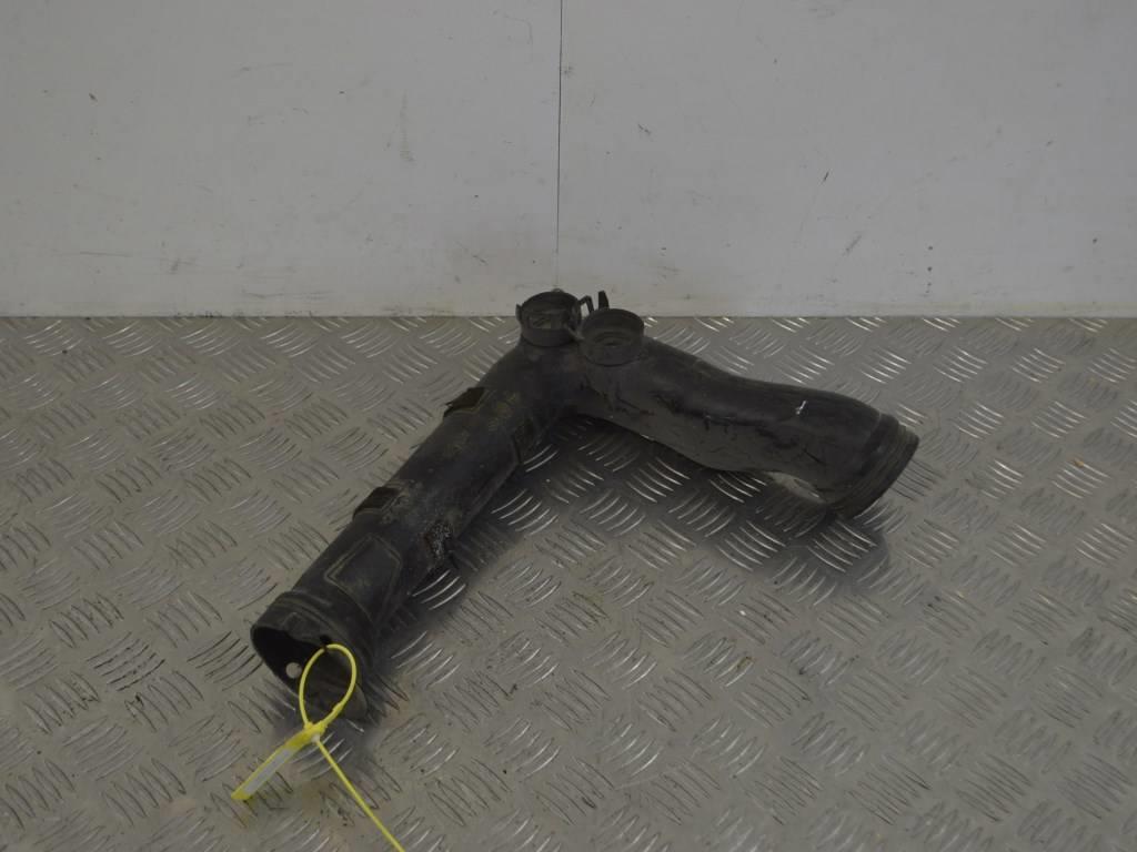 Патрубок воздушного фильтра