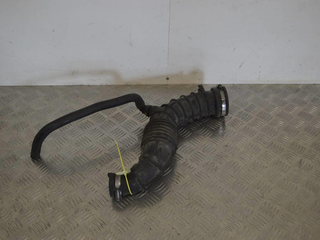 Патрубок воздушного фильтра