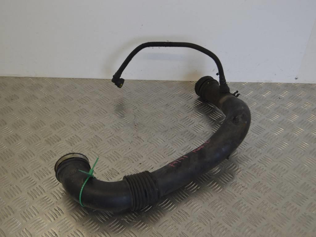 Патрубок воздушного фильтра