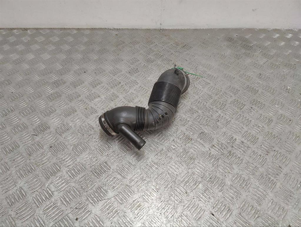 Патрубок воздушного фильтра