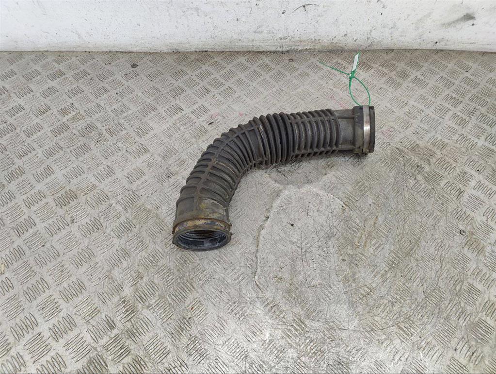 Патрубок воздушного фильтра