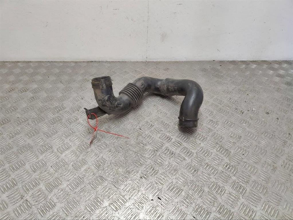 Патрубок воздушного фильтра