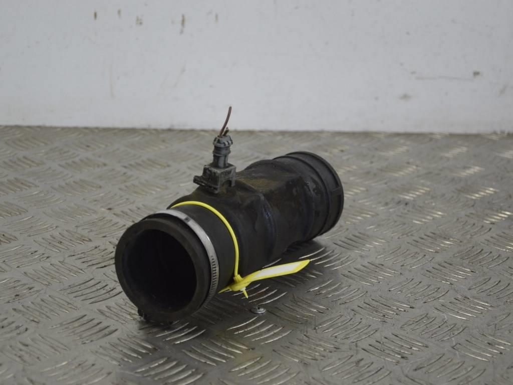 Патрубок воздушного фильтра