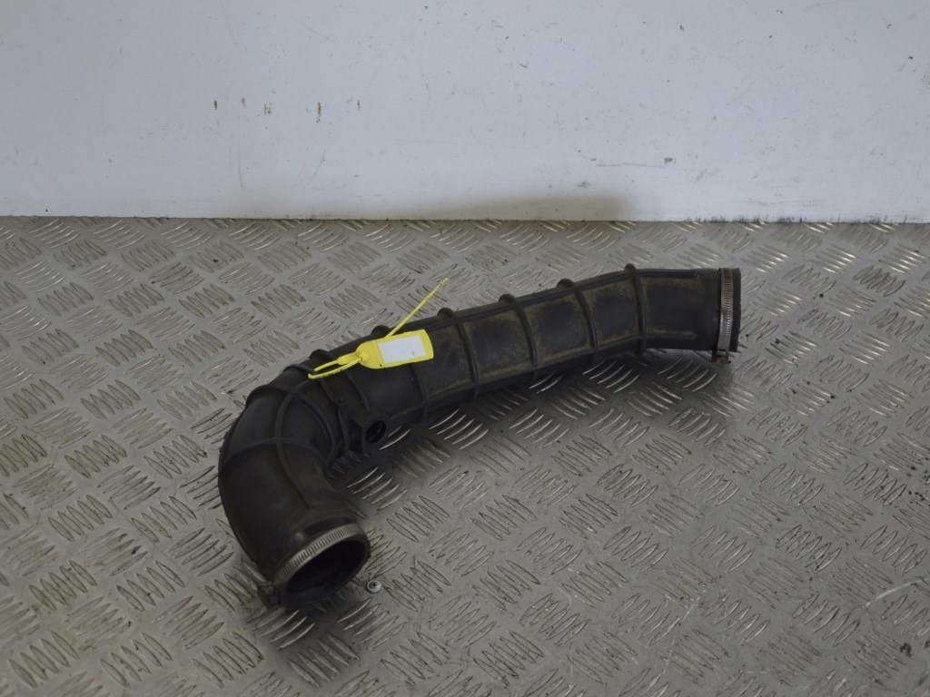 Патрубок воздушного фильтра