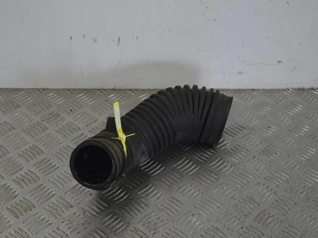 Патрубок воздушного фильтра