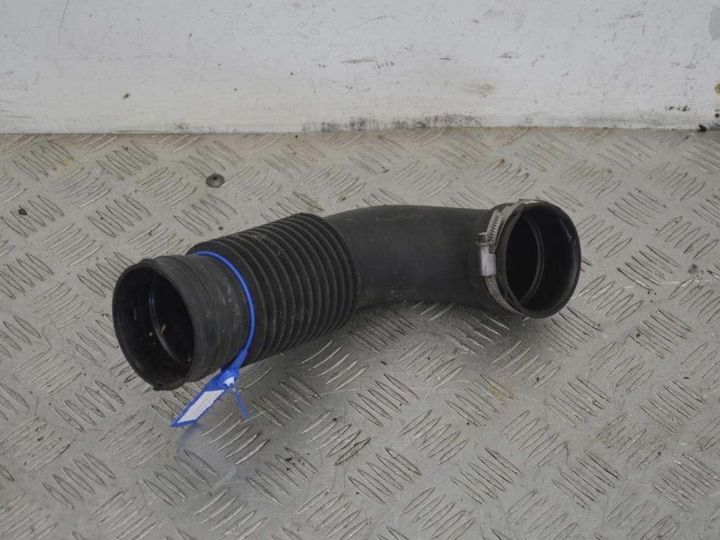 Патрубок воздушного фильтра