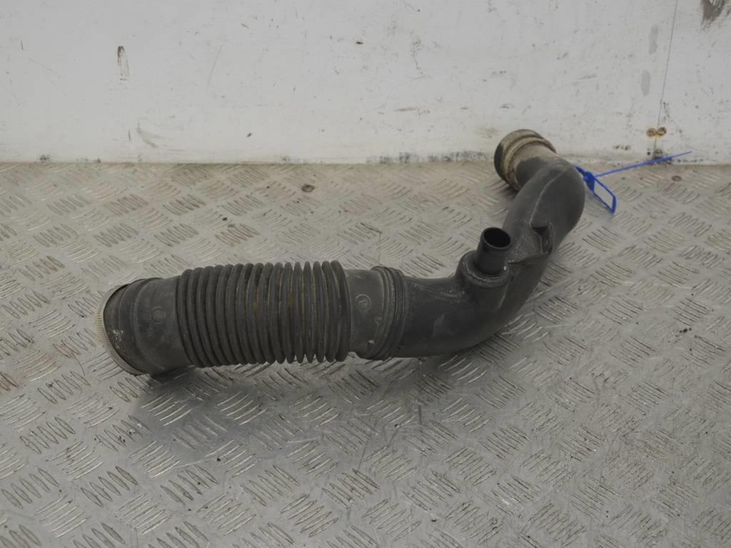 Патрубок воздушного фильтра