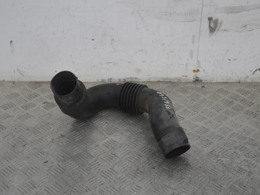 Патрубок воздушного фильтра