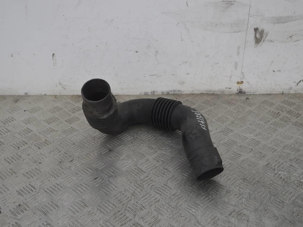 Патрубок воздушного фильтра