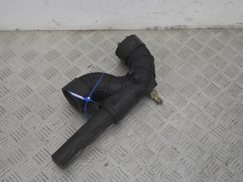 Патрубок воздушного фильтра