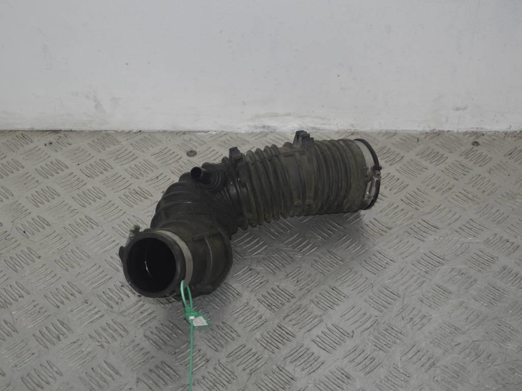 Патрубок воздушного фильтра