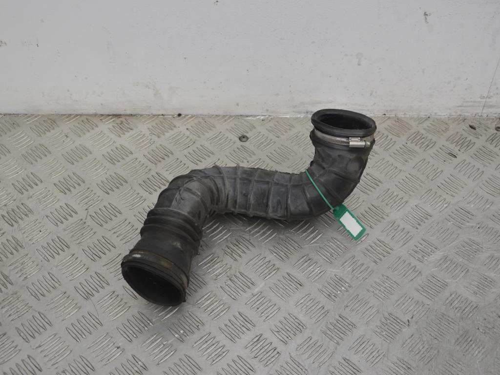 Патрубок воздушного фильтра