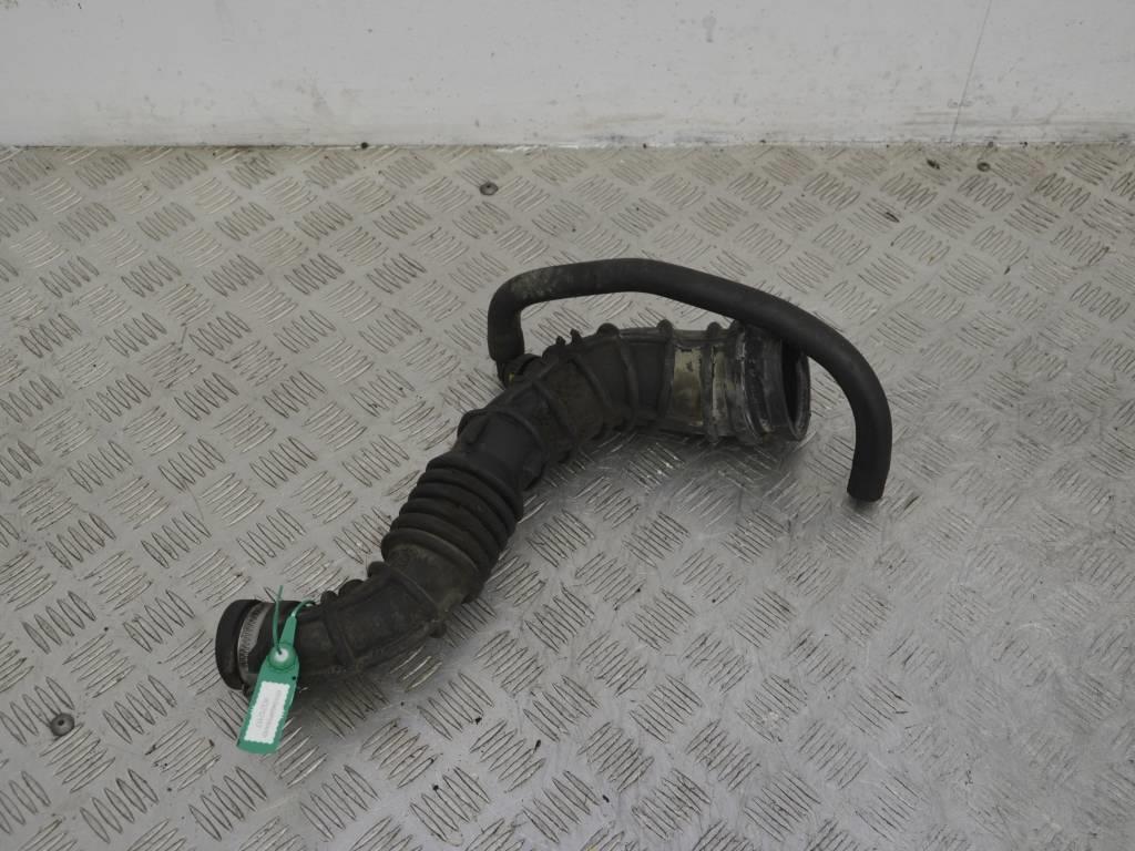 Патрубок воздушного фильтра