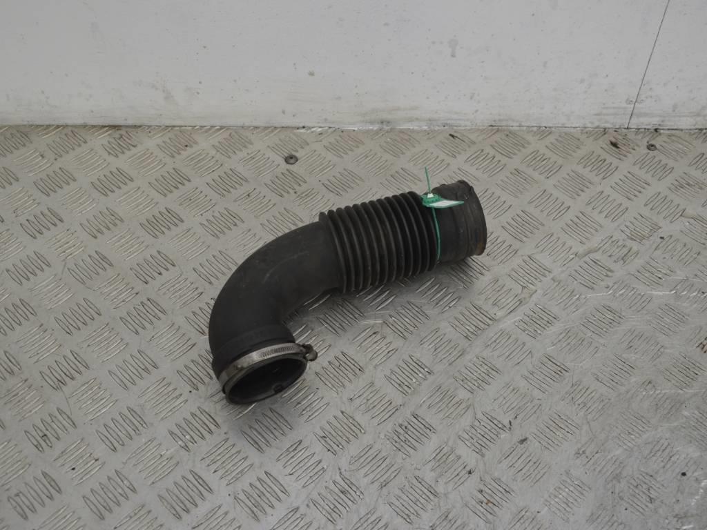 Патрубок воздушного фильтра