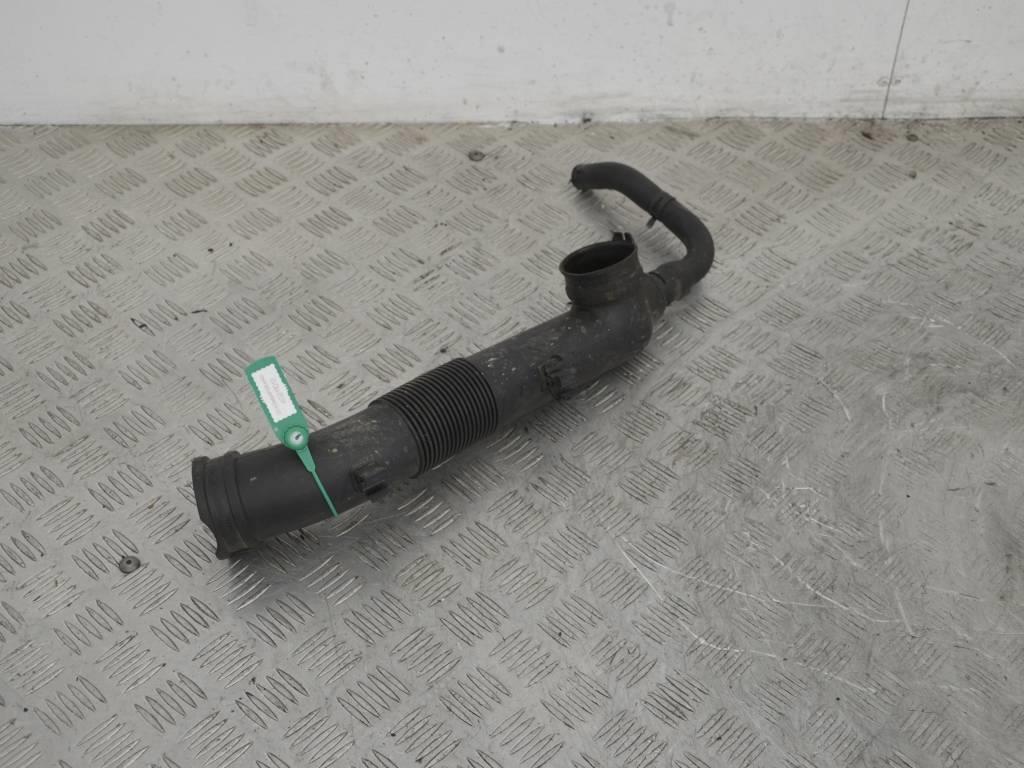 Патрубок воздушного фильтра