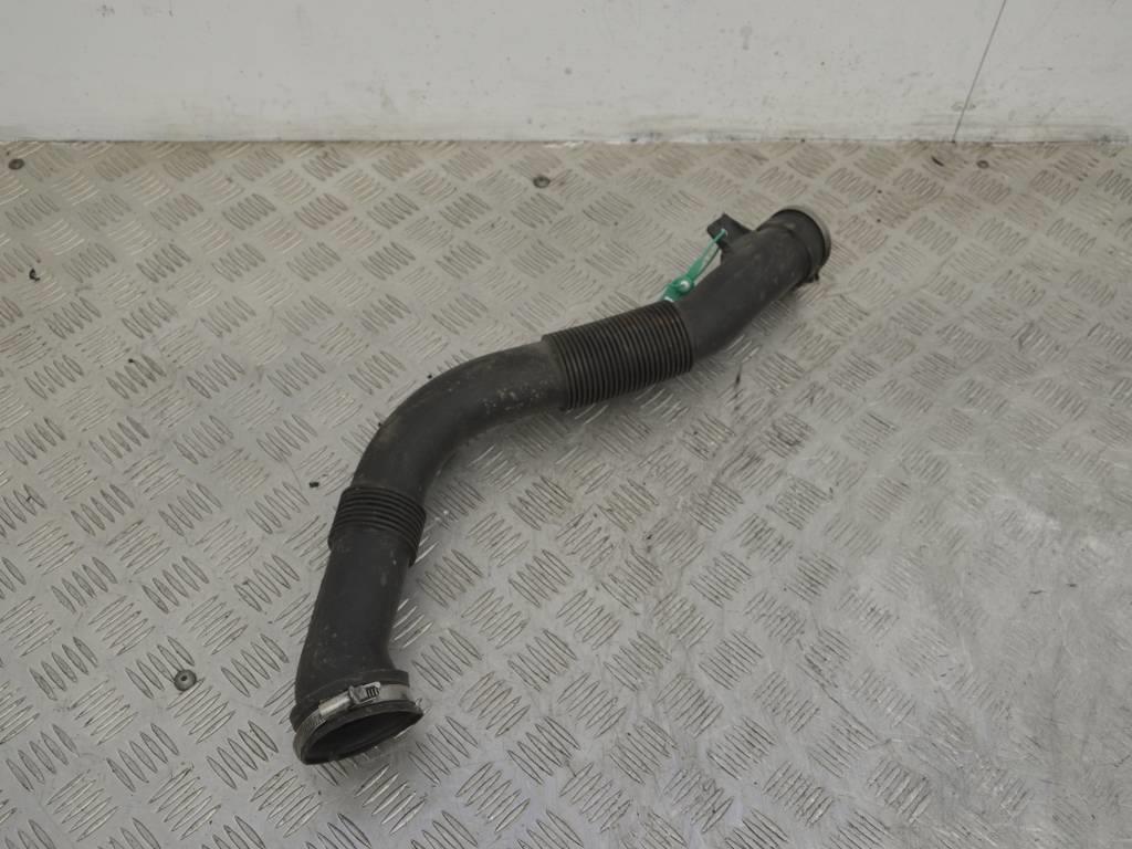 Патрубок воздушного фильтра