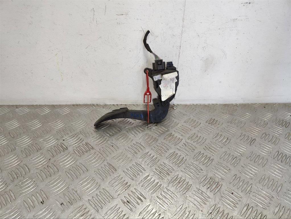 Педаль газа