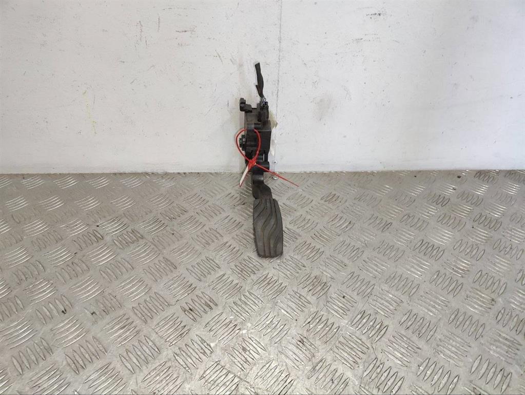 Педаль газа