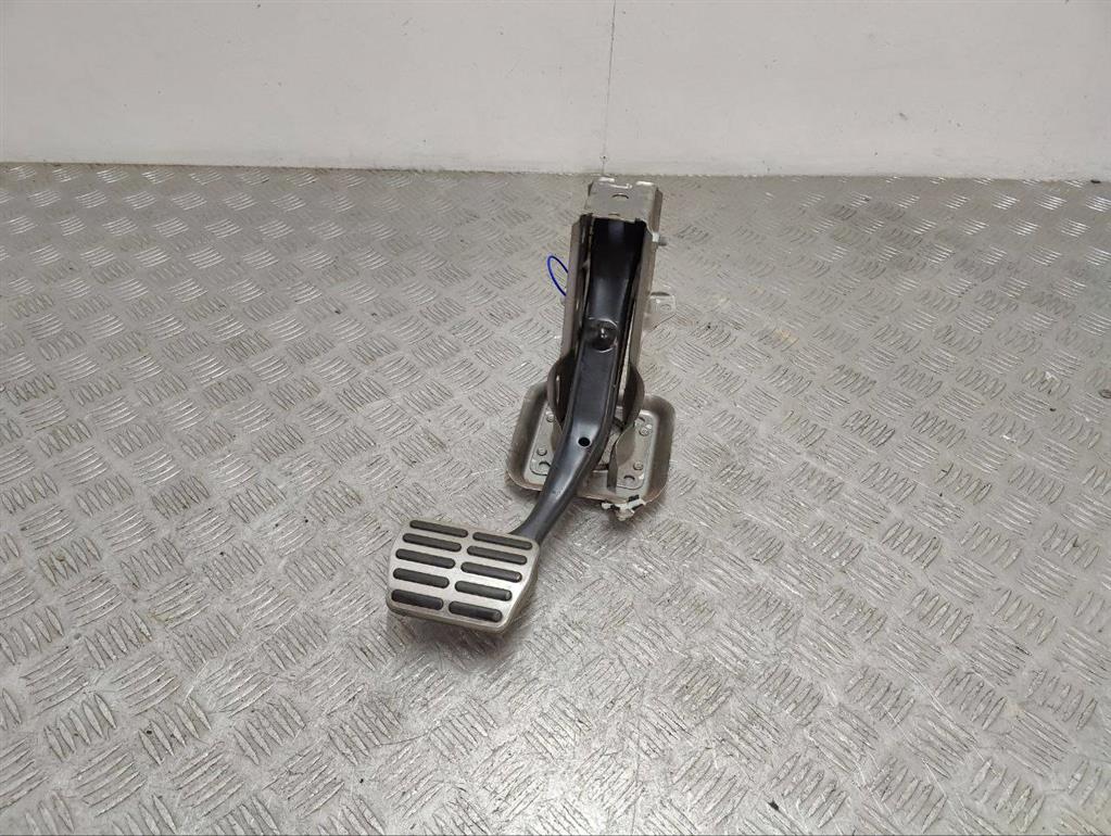 Педаль тормоза