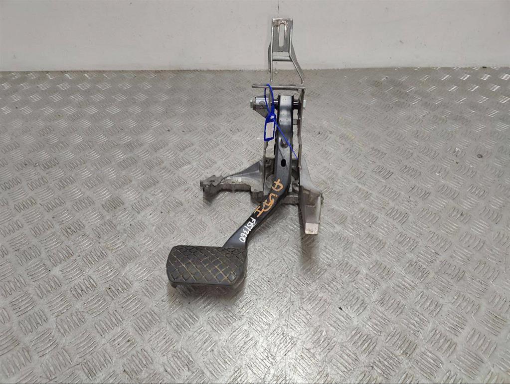 Педаль тормоза