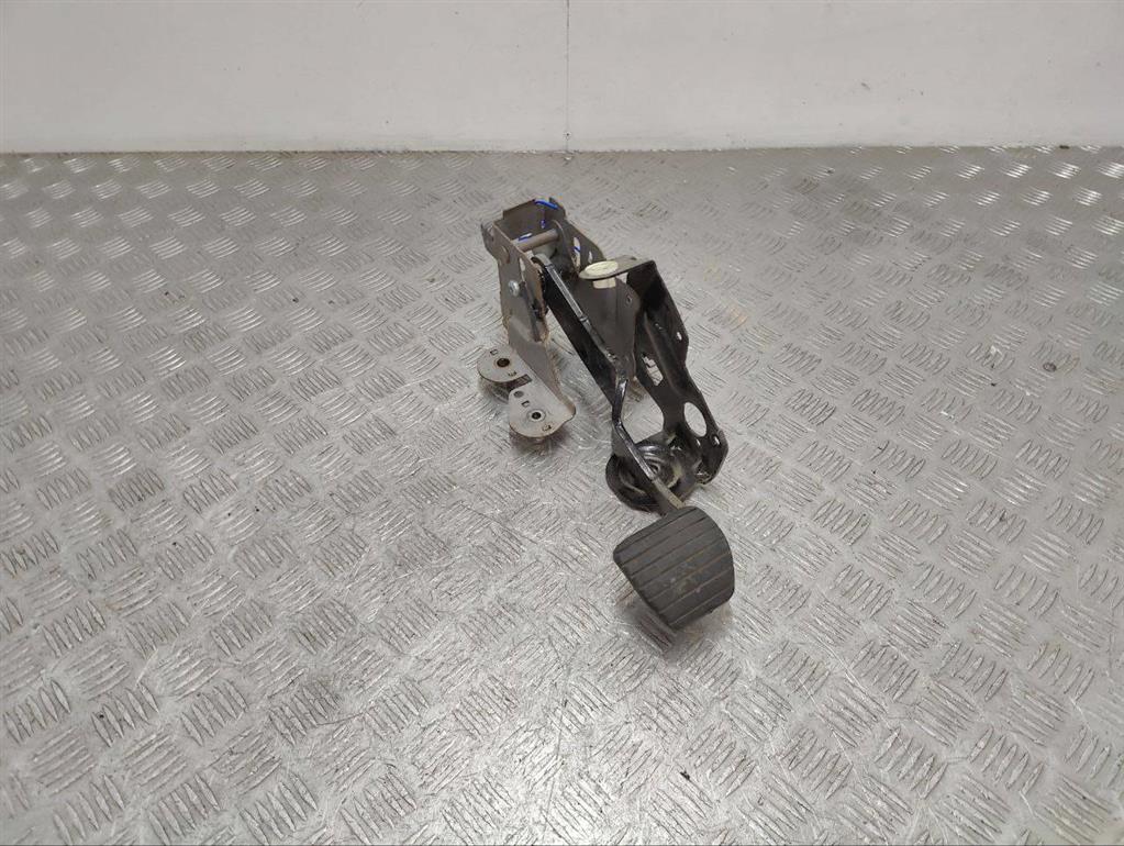 Педаль тормоза