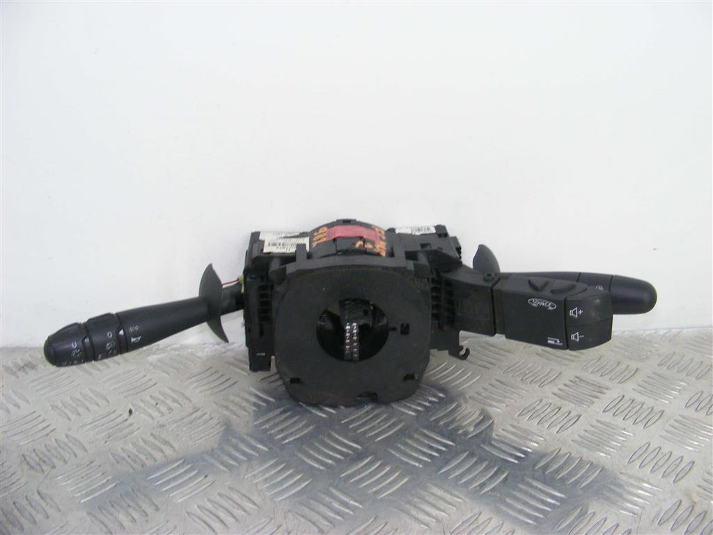 Переключатель подрулевой (стрекоза) Renault Master 2 (1998-2010) 8200481072