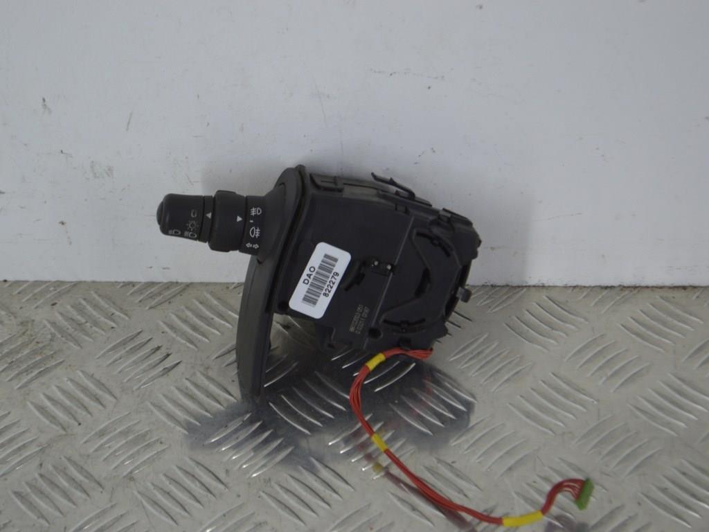 Переключатель поворотов Renault Clio 3 (2005-2012) 88102003051